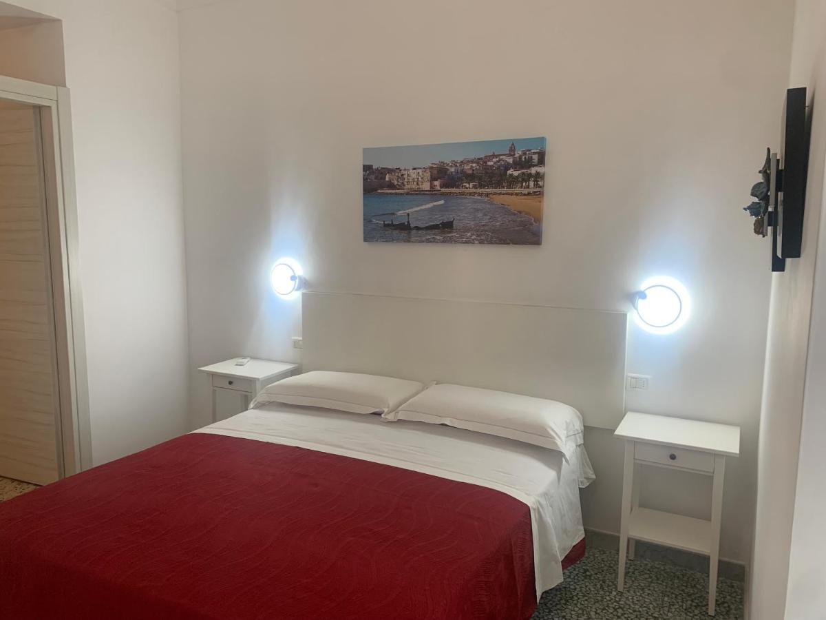 Colombo Apartment E Room Vieste Buitenkant foto