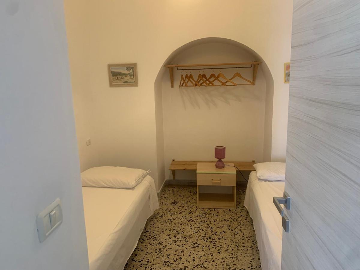 Colombo Apartment E Room Vieste Buitenkant foto