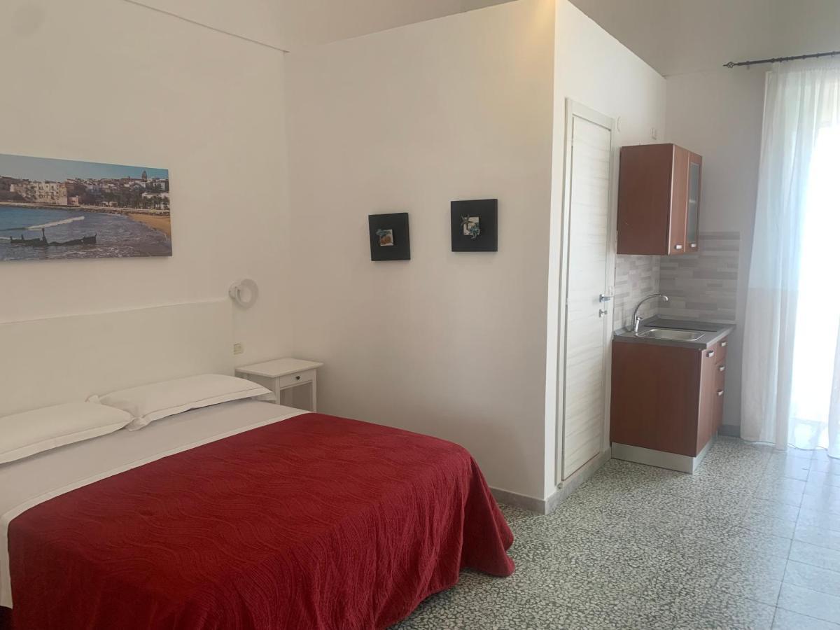 Colombo Apartment E Room Vieste Buitenkant foto