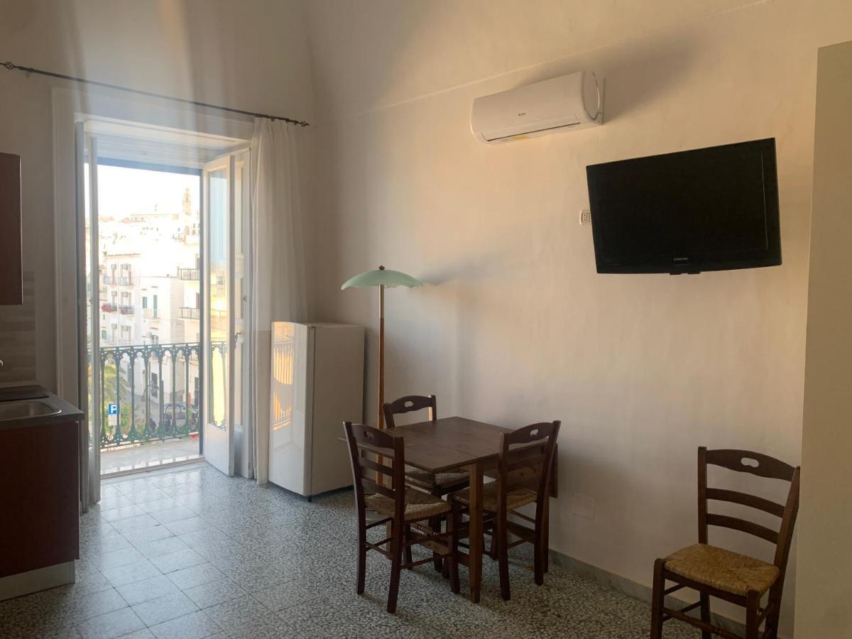 Colombo Apartment E Room Vieste Buitenkant foto
