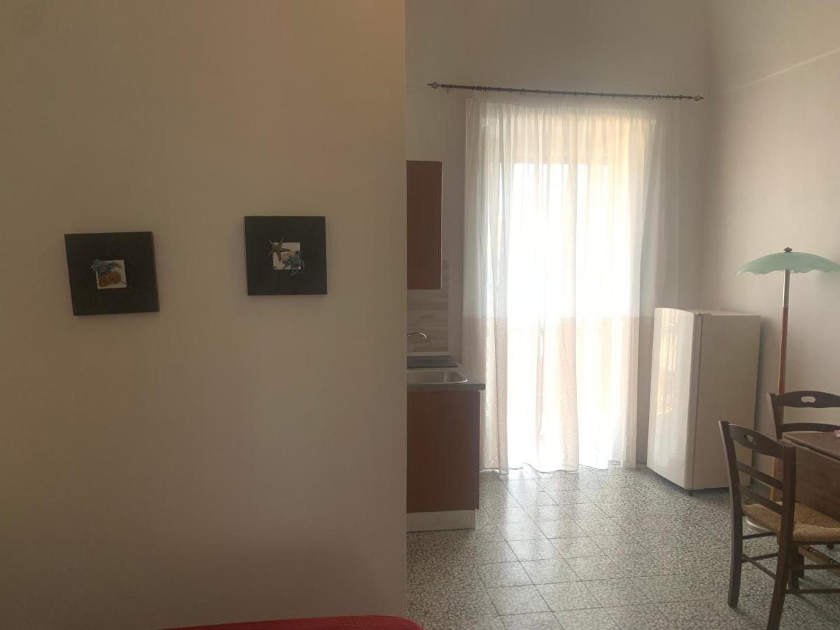 Colombo Apartment E Room Vieste Buitenkant foto