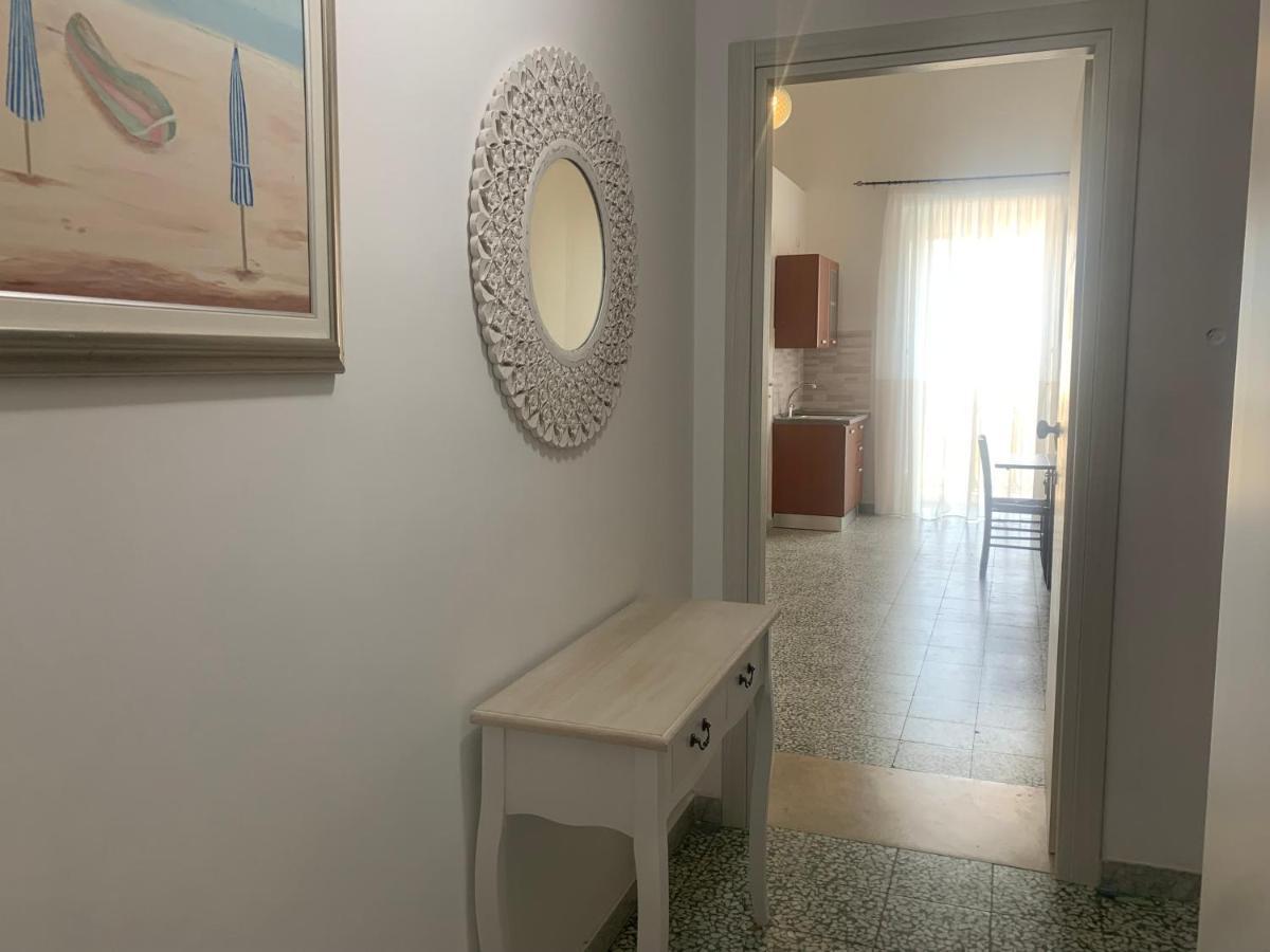 Colombo Apartment E Room Vieste Buitenkant foto