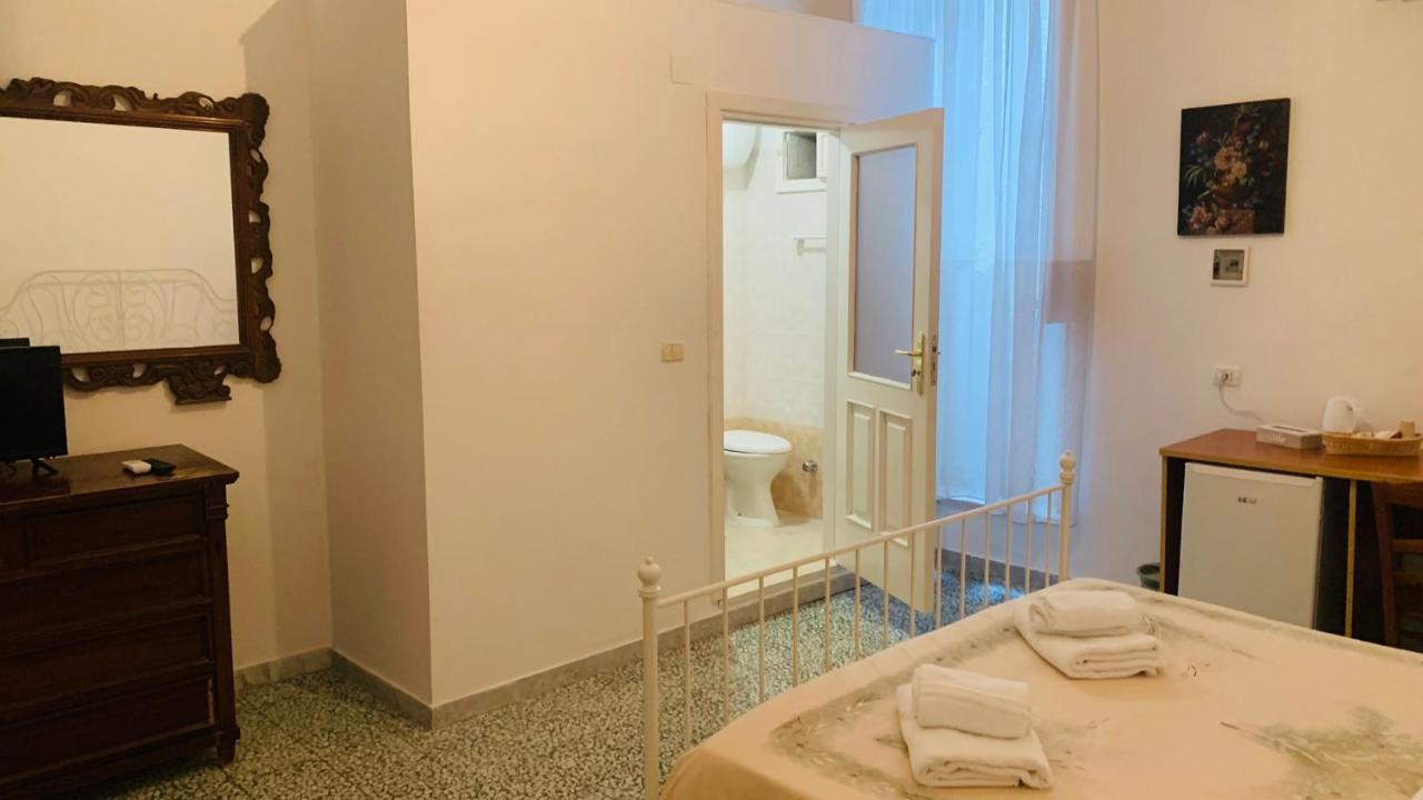 Colombo Apartment E Room Vieste Buitenkant foto