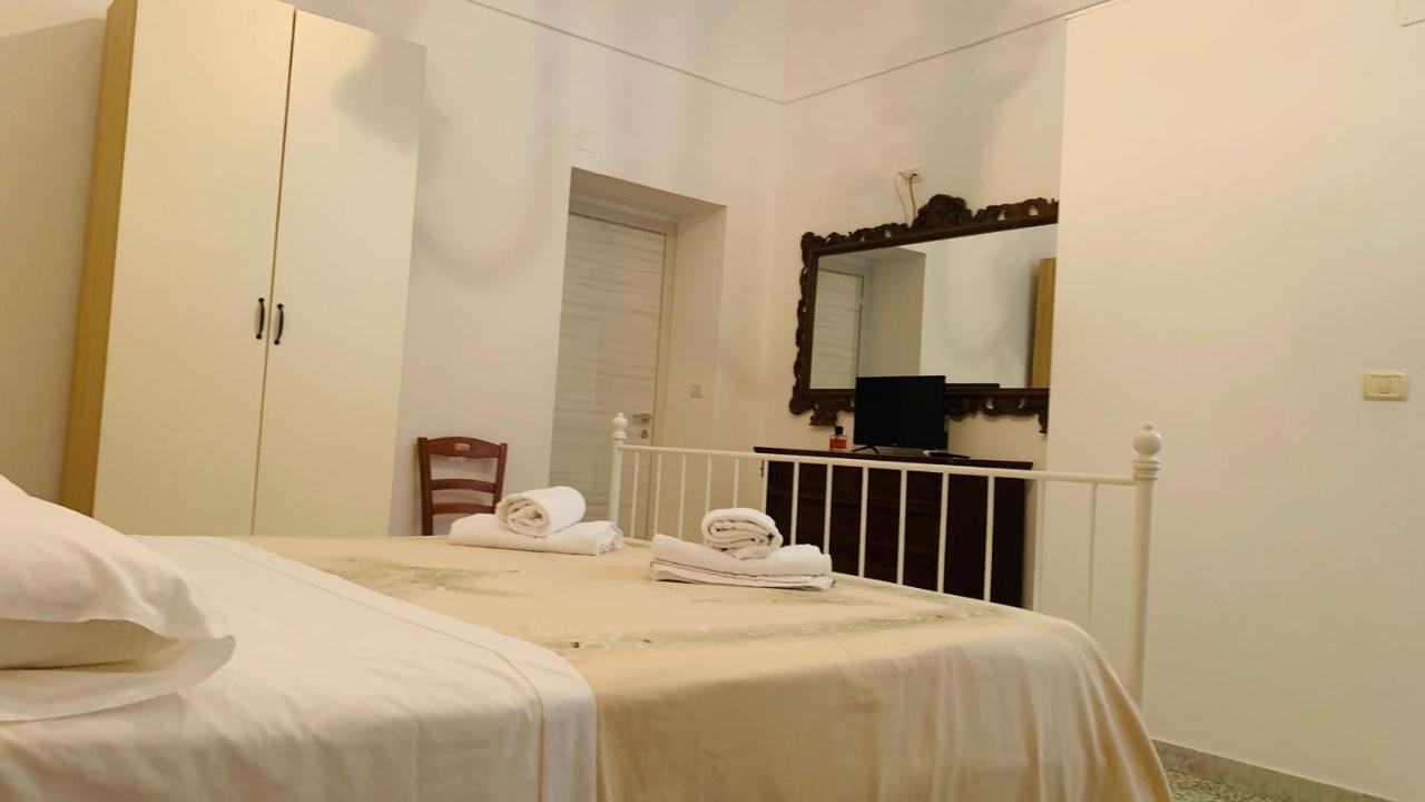 Colombo Apartment E Room Vieste Buitenkant foto