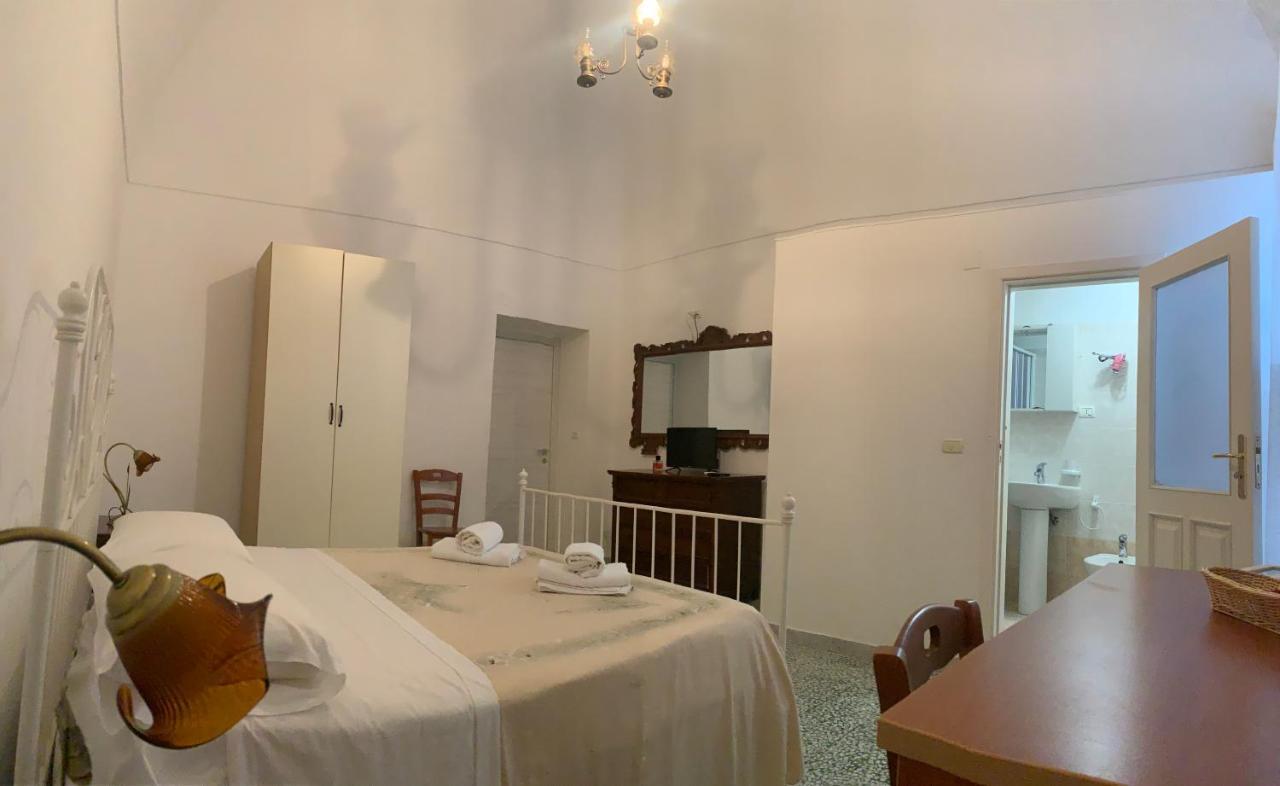 Colombo Apartment E Room Vieste Buitenkant foto